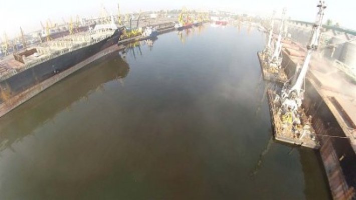 Chiru: Deşeurile de pe nava Flaminia pun în pericol populaţia